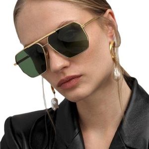💚Brand New Bottega Veneta Aviator Gold Sunnies💚